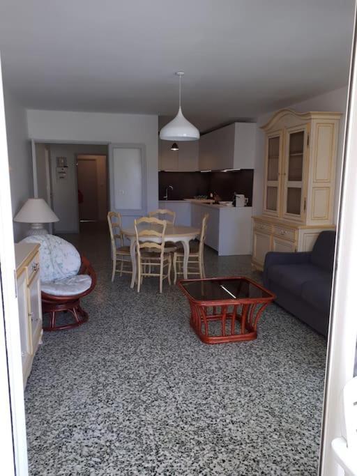 Residence Les Cyclades Le Lavandou Exterior photo